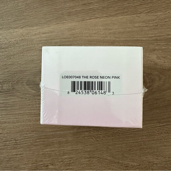 LOE The Rose Silicone Premium
Suction Stimulator - Picture 4 of 4